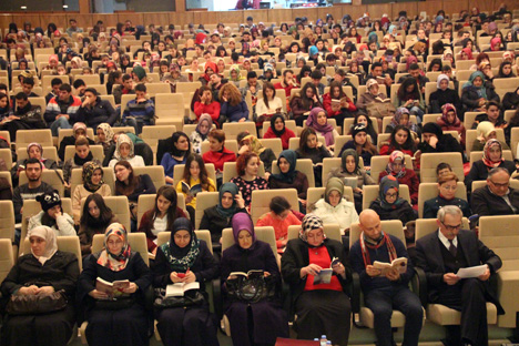 kahraman-tazeoglu-renk-projesi-icin-rizede-44.jpg kahraman-tazeoglu-renk-projesi-icin-rizede-44.jpg