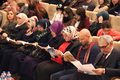 kahraman-tazeoglu-renk-projesi-icin-rizede-47.jpg kahraman-tazeoglu-renk-projesi-icin-rizede-47.jpg