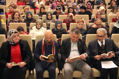 kahraman-tazeoglu-renk-projesi-icin-rizede-49.jpg kahraman-tazeoglu-renk-projesi-icin-rizede-49.jpg