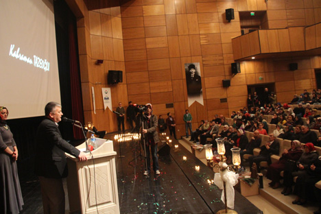 kahraman-tazeoglu-renk-projesi-icin-rizede-6.jpg kahraman-tazeoglu-renk-projesi-icin-rizede-6.jpg