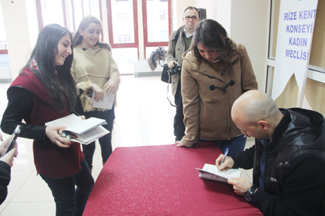 kahraman-tazeoglu-rizede-renk-projesinde-4.jpg kahraman-tazeoglu-rizede-renk-projesinde-4.jpg