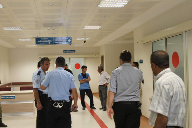 kalp-krizi-geciren-uzman-cavus-erdem-demir-sehit-oldu1.jpg kalp-krizi-geciren-uzman-cavus-erdem-demir-sehit-oldu1.jpg