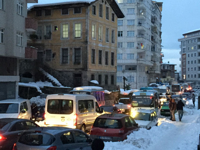 kar-dolmus-universite-yolu-2.jpg kar-dolmus-universite-yolu-2.jpg