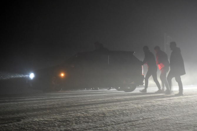 kar-yagisi-zigana-dagi-gecidinde-ulasimi-aksatti-(9).jpg