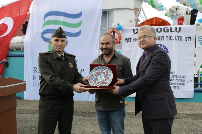 karadeniz-arastirma-gemisi-torenle-hizmete-alindi-(11).jpg