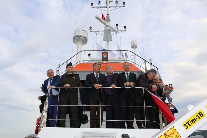 karadeniz-arastirma-gemisi-torenle-hizmete-alindi-(16).jpg