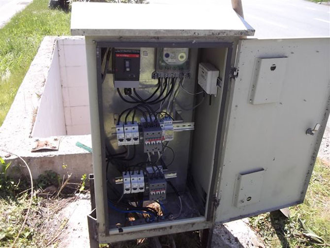 karadeniz-sahil-yolunda-mevcut-aydinlatma-tesislerinin-bakim-calismalarina-devam-ediyor2.jpg karadeniz-sahil-yolunda-mevcut-aydinlatma-tesislerinin-bakim-calismalarina-devam-ediyor2.jpg