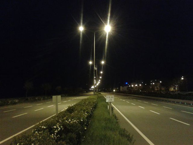 karadeniz-sahil-yolunda-mevcut-aydinlatma-tesislerinin-bakim-calismalarina-devam-ediyor5.jpg karadeniz-sahil-yolunda-mevcut-aydinlatma-tesislerinin-bakim-calismalarina-devam-ediyor5.jpg