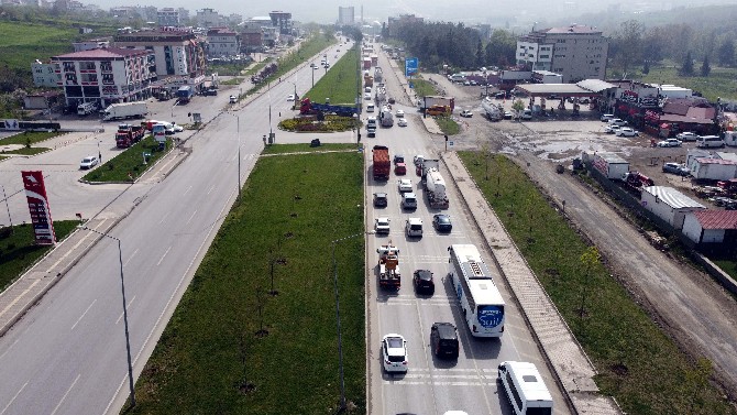 karadeniz-sahil-yolunda-tam-kapanma-oncesi-trafik-yogunlugu-artti-(1)-001.jpg