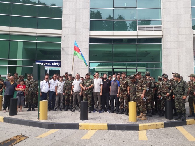 kardes-ulke-azerbaycandan-itfaiye-ekipleri-gelmeye-devam-ediyor-2.jpg