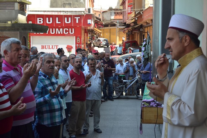 kazada-olen-emekli-ogretmen-fehmiye-surucu,-rize’de-defnedildi-(12).jpg