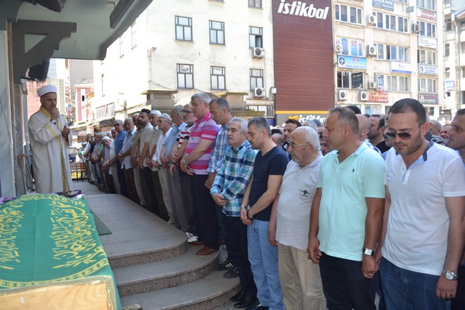 kazada-olen-emekli-ogretmen-fehmiye-surucu,-rize’de-defnedildi-(5).jpg