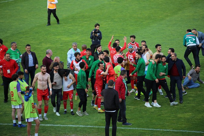 kelkit-belediye-hurriyetspor-tff-3.-ligde-(7)-003.jpg