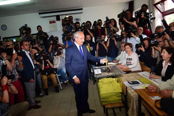 kemal-kilicdaroglu-oyunu-kullandi.jpg kemal-kilicdaroglu-oyunu-kullandi.jpg