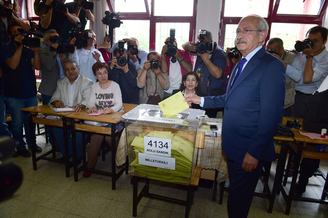 kemal-kilicdaroglu-oyunu-kullandi1.jpg kemal-kilicdaroglu-oyunu-kullandi1.jpg