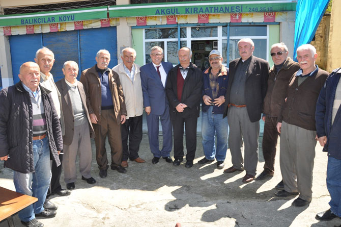 kenan-biyik-rizelileri-kucakliyor2.jpg kenan-biyik-rizelileri-kucakliyor2.jpg