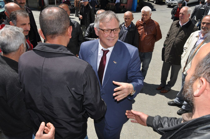 kenan-biyik-rizelileri-kucakliyor3.jpg kenan-biyik-rizelileri-kucakliyor3.jpg