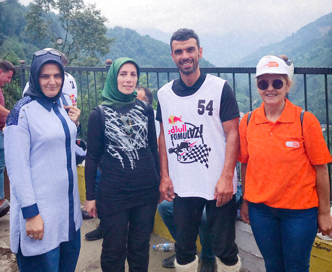 kenan-sofuoglu,--rize’de-duzenlenen-red-bull-formulaz-yarislarinda-rize-il-saglik-mudurlugunun-akilci-ilac-kullanimi-etkinligine-de-destek-verdi.jpg