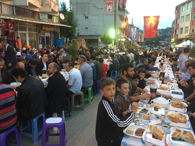 kendirli-belediyesinden-2-bin-kisilik-sokak-iftari-(18).jpg