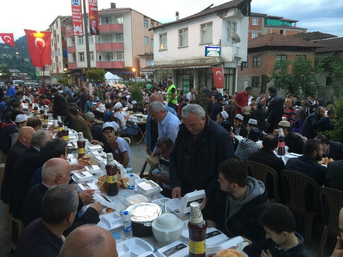 kendirli-belediyesinden-2-bin-kisilik-sokak-iftari-(6).jpg