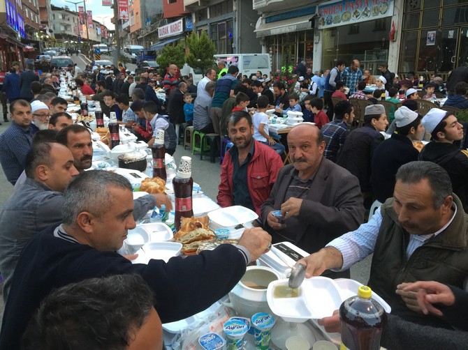 kendirli-belediyesinden-2-bin-kisilik-sokak-iftari-(8).jpg