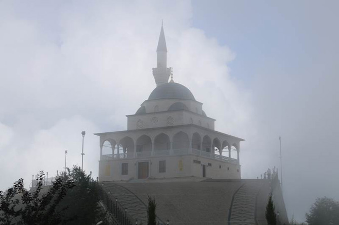 kible-dagi-haci-hafiz-yusuf-yilmaz-camisi-rize.jpg kible-dagi-haci-hafiz-yusuf-yilmaz-camisi-rize.jpg