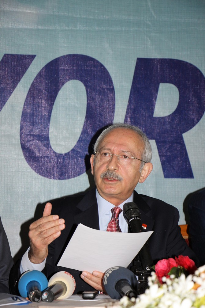 kilicdaroglu-rizede-stk-temsilcileri-ile-bir-araya-geldi-(5).jpg
