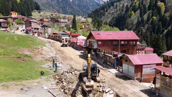 korona-virus-salgini-surecinde-ayder-yaylasindaki-kentsel-donusum-calismalari-hiz-kazandi-(5).jpg