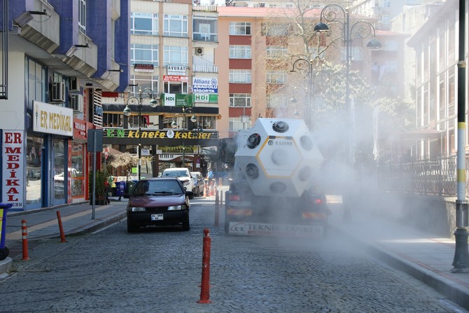 koronavirus-savascisi-mikronsis-araci-rize-cadde-ve-sokaklarinda-(5).jpg