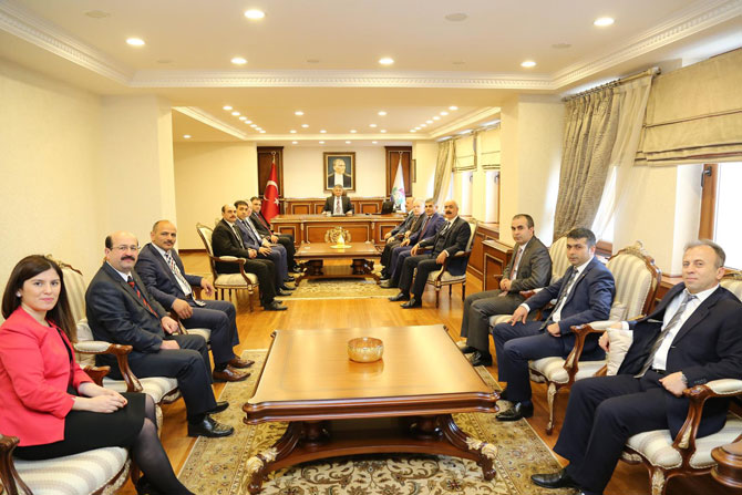 kto-yonetiminden-vali-yazici’ya-ziyaret1.jpg kto-yonetiminden-vali-yazici’ya-ziyaret1.jpg