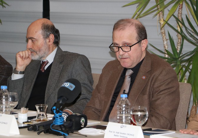 ktu-rektoru-prof-dr-hamdullah-cuvalci-gazetecilerle-bir-araya-geldi-1.jpg