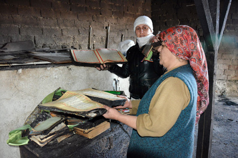 kule-donen-evden-sadece-kuran-i-kerim-saglam-cikti-1.jpg kule-donen-evden-sadece-kuran-i-kerim-saglam-cikti-1.jpg