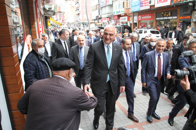 kultur-ve-turizm-bakani-mehmet-nuri-ersoy-rizede-4-003.jpg