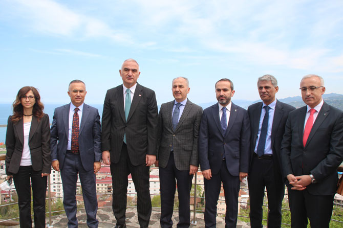 kultur-ve-turizm-bakani-mehmet-nuri-ersoy-rizede.jpg
