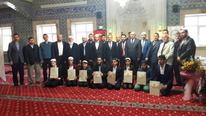 kur’an-i-kerimi-yuzunden-guzel-okuma-yarismasi-rize-il-finali-yapildi-(10).jpg