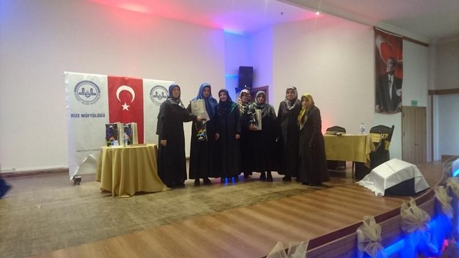 kur’an-i-kerimi-yuzunden-guzel-okuma-yarismasi-rize-il-finali-yapildi-(5).jpg