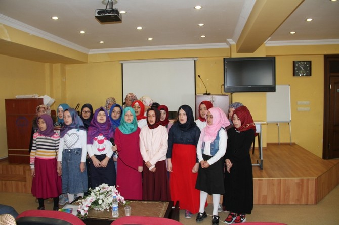 kuran-i-kerimi-yuzunden-guzel-okuma-yarismasi-rize-il-finali-yapildi-(4).jpg