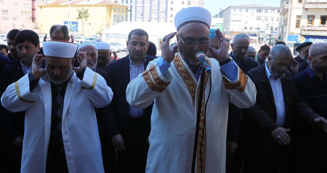 kursat-inan-rize-giyabi-cenaze-namazi-(2).jpg