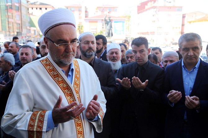 kursat-inan-rize-giyabi-cenaze-namazi-(3).jpg