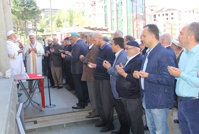 kursat-inan-rize-giyabi-cenaze-namazi-(6).jpg