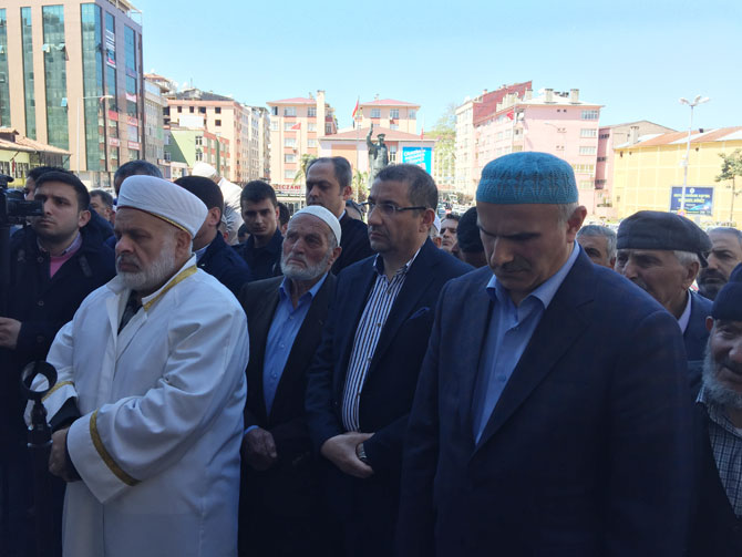 kursat-inan-rize-giyabi-cenaze-namazi.jpg kursat-inan-rize-giyabi-cenaze-namazi.jpg