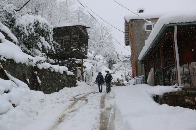 lazca-isim-verilmesi-koyluleri-sevindirdi-2.jpg lazca-isim-verilmesi-koyluleri-sevindirdi-2.jpg