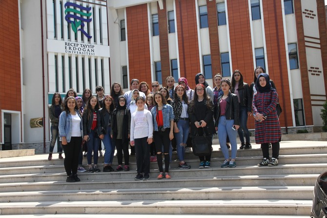lise-ogrencileri-rteuyu-ziyaret-etti-(12).jpg