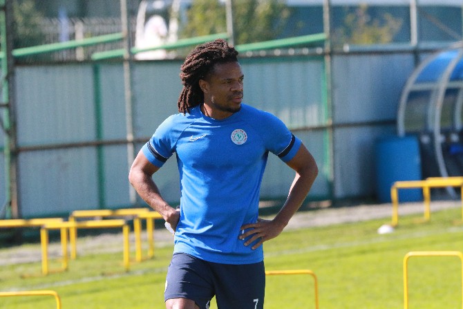 loic-remy-caykur-rizespor-antrenman-3.jpg