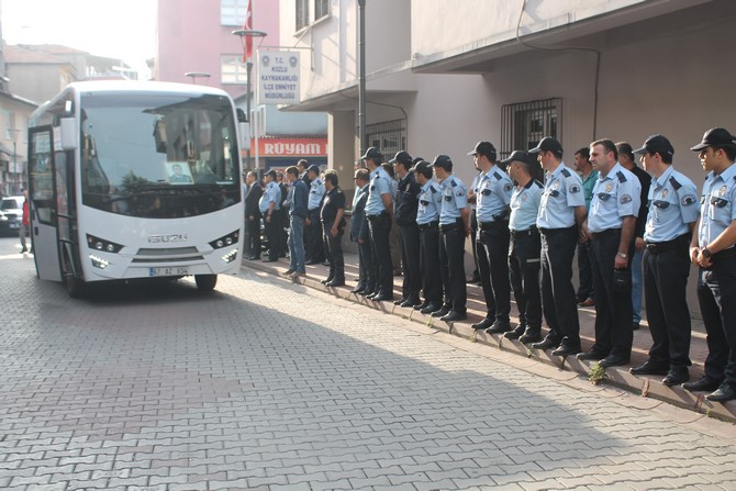 lutfi-mert-kahyaoglu-hayatini-kaybeden-genc-polisin-cenazesi-ailesine-teslim-edildi-(5).jpg