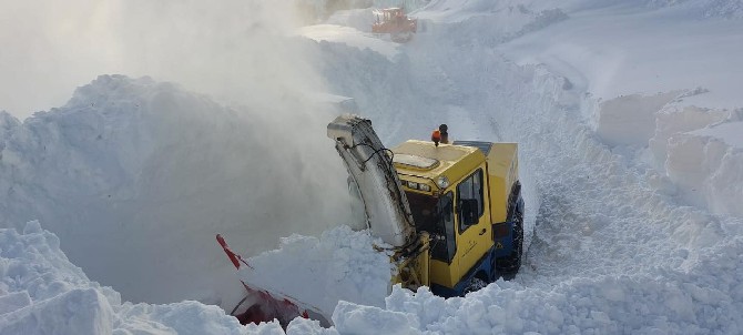 macahelde-kar-kalinligi-3-metreyi-buldu-2.jpg