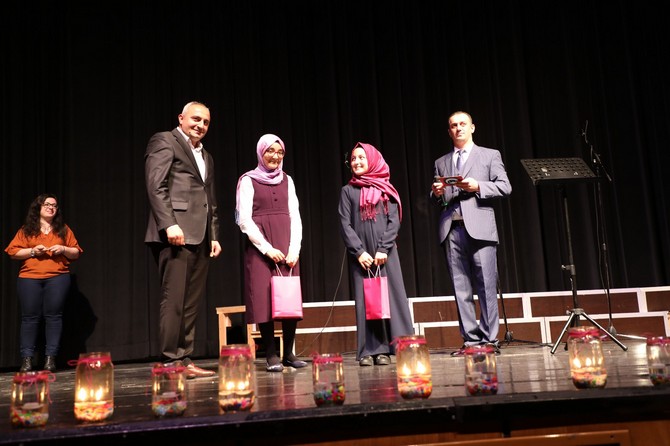 mahmut-celalettin-okten-imam-hatip-ortaokulu-ogretmen-ve-ogrencilerinin-hazirlamis-olduklari-baris-ve-cocuk”-temali-program-(11).jpg