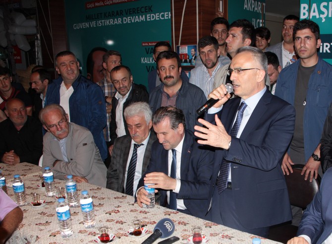 maliye-bakani-naci-agbal-ile-genclik-ve-spor-bakani-osman-askin-bak,-rizenin-kalkandere-ilcesin-(2).jpg