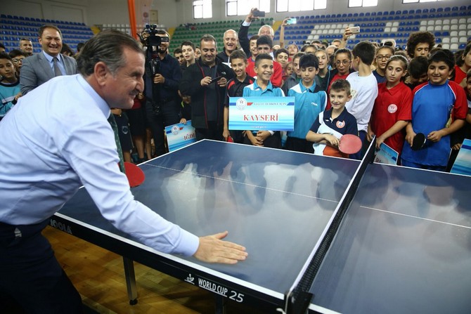 masa-tenisi-turkiye-sampiyonasi-rizede-basladi.-acilis-bakan-osman-askin-baktan-(12).jpg