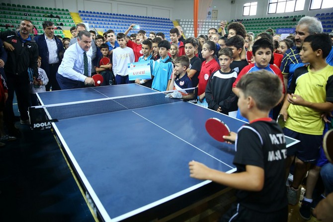 masa-tenisi-turkiye-sampiyonasi-rizede-basladi.-acilis-bakan-osman-askin-baktan-(15).jpg